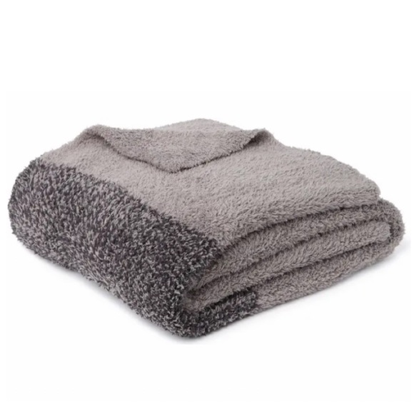 NWT Luxe Heathered Stripe Throw Blanket from
BAREFOOT DREAMS - Picture 5 of 7